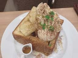 CAFE&BAKERY MIYABI 神保町店