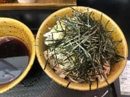 なぜ蕎麦にラー油を入れるのか。秋葉原店