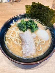 ラーメン 鶴見家