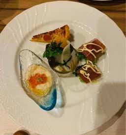 ステーキハウス 鉄板焼 彩波