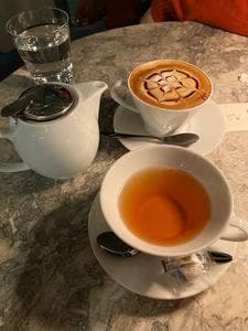 UPSTAIRZ Lounge Bar Restaurant