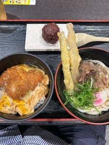 資さんうどん 博多千代店