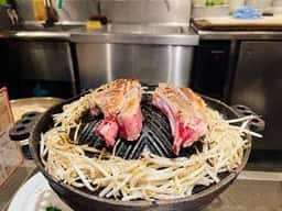 羊肉炭火焼 肉汁屋