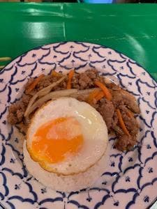 タイ政府公認 タイ料理 アロイチンチン