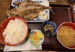 炭火焼専門食処 白銀屋 大手町分店