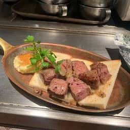 鉄板二百℃ 西新宿店