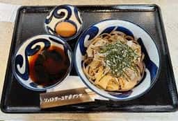 蕎麦とラー油で幸なった。東大阪店