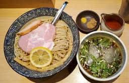 地鶏と金目鯛 中華そば 鶯