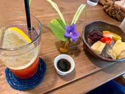 cafeたね + こはく