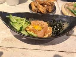 個室居酒屋 焼き鳥・炊き餃子・鶏白湯鍋 ハチ鶏