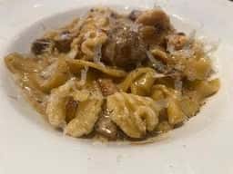 Trattoria e Pizzeria De salita 赤坂