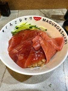 まぐろとシャリ