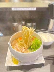 鶏白湯らーめん 自由が丘蔭山 新宿東宝ビル店