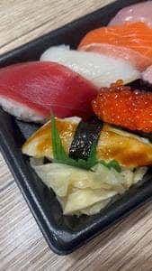 ちよだ鮨 衣笠店