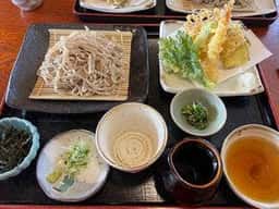 泰眞きりもみそば店