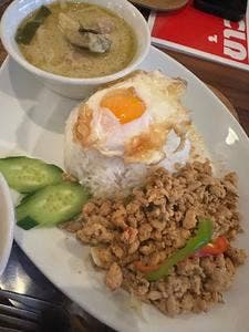 ティーヌンキッチン 西新宿店