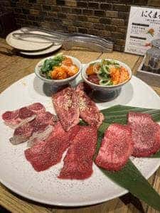 焼肉酒場 にくまる 春吉店