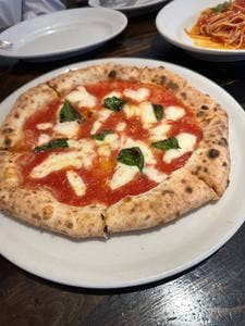 ピッツェリア ラパーラ