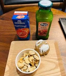 スターバックス コーヒー TSUTAYA BOOKSTORE MARUNOUCHI店