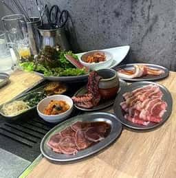 個室 神戸焼肉×食べ放題専門店 肉丸 にくまる 三宮本店