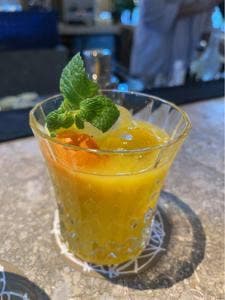 UPSTAIRZ Lounge Bar Restaurant