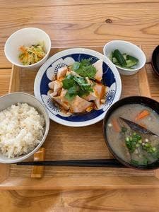 ニチョウメカフェ ニニギ