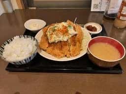 もつ焼き&牛刺し 肉酒場 とろっと 西新宿店