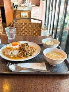 渋谷ガパオ食堂