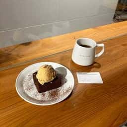 焼菓子とコーヒー パーラーイムオム