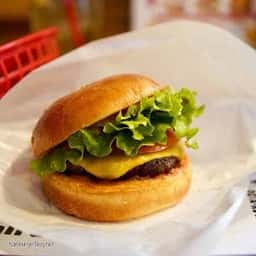 JUICY BURGER