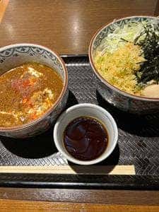 なぜ蕎麦にラー油を入れるのか。大塚店