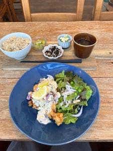 自家焙煎工房カフェ little island 三原台公園前店