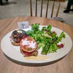 Disney HARVEST MARKET By CAFE COMPANY 横浜赤レンガ倉庫店