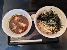 なぜ蕎麦にラー油を入れるのか。 西武新宿店