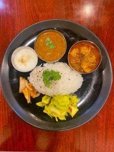 チーズケーキと彩りカレー Luna piena