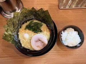 横浜家系ラーメン 町田商店 本町店