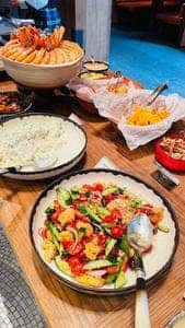 ザ タヴァン グリル&ラウンジ