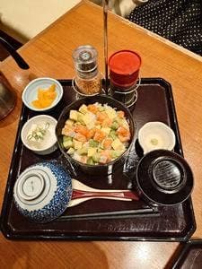 おひつとお膳 錦屋