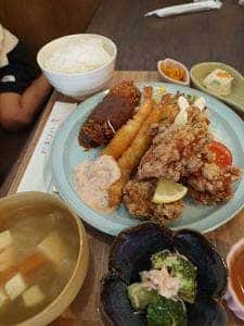 うさぎと葉っぱ