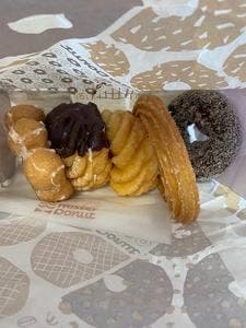 ミスタードーナツ 十三東口ショップ