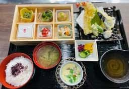 和DINING PLACE花利休