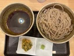 なぜ蕎麦にラー油を入れるのか。秋葉原2号店