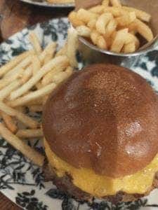 J.S. BURGERS CAFE 新宿店