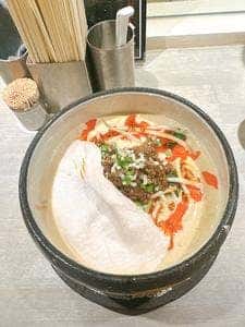 人類みな麺類とエスサワダ