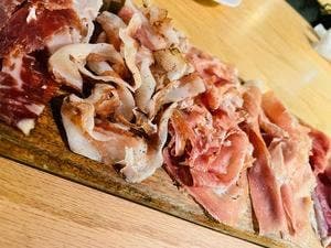 生ハム専門店 イベリ家 新宿御苑