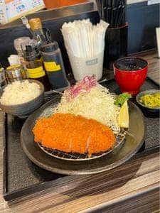 #カツ丼は人を幸せにする