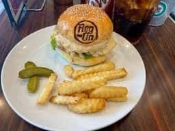 レッグオンダイナー