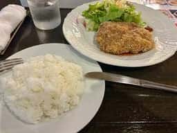 Ypsilon 新宿御苑前