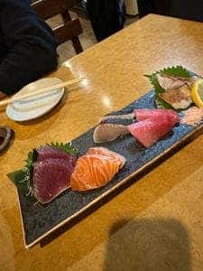 こだわり鮮魚とおでんと炭火焼 鱗 ~うろこ~