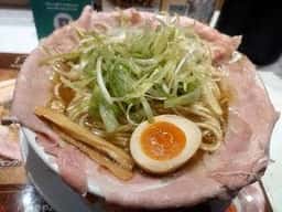 ラーメン大戦争 西新宿店